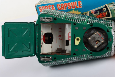 Boxed SH Horikawa battery operated tinplate Space Capsule, Japanese 1960s - 5