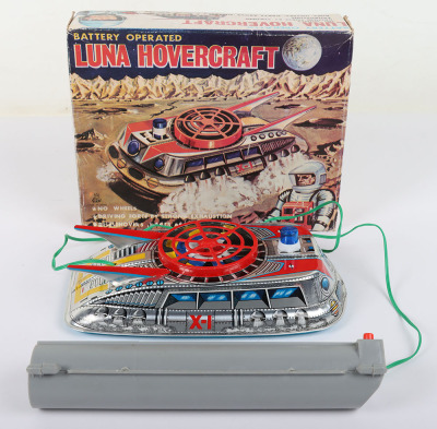 Scarce boxed T.P.S battery operated tinplate Lunar Hovercraft, Japanese 1960s - 3