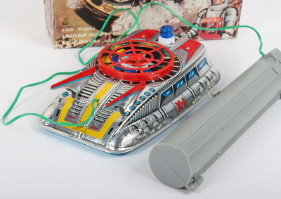 Scarce boxed T.P.S battery operated tinplate Lunar Hovercraft, Japanese 1960s - 5