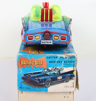 Boxed Aoshin battery operated tinplate Batmobile, Japanese 1972 - 4