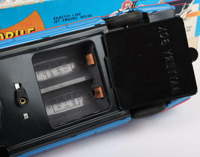 Boxed Aoshin battery operated tinplate Batmobile, Japanese 1972 - 5