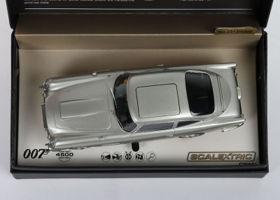 Scalextric James Bond Aston Martin DB6 - 2