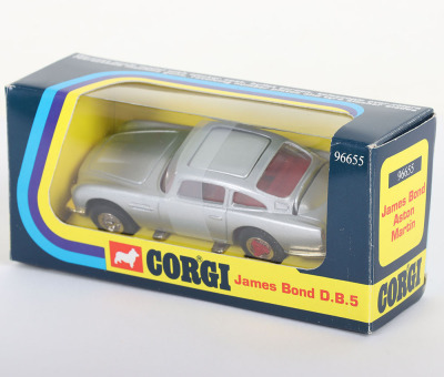Corgi Toys James Bond Aston Martin D.B.5 1995 re-issue of 270 - 2