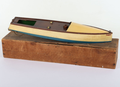 Boxed Hobbies Bowman ‘Tiger’ clockwork Boat, 1931 - 2