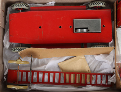 Boxed Chad Valley Ubilda clockwork Fire Engine, English circa 1948 - 3
