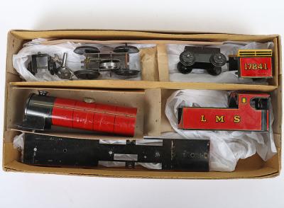 Boxed Chad Valley Ubilda clockwork Locomotive, English circa 1948 - 2