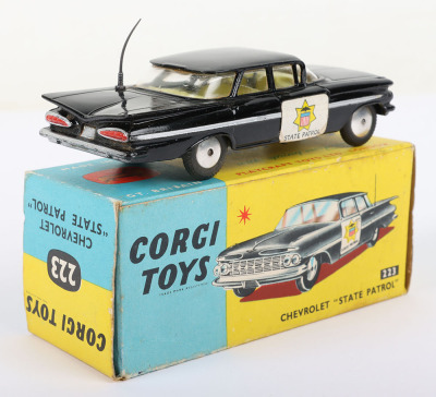 Corgi Toys 223 Chevrolet “State Patrol” - 2