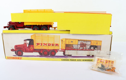 French Super Dinky 881 GMC Pinder Circus Lorry and Trailer