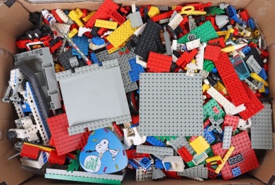 A quantity of Technic Lego and Playmobile - 2