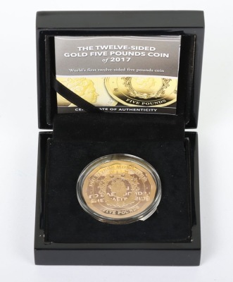 Elizabeth II, ÔThe Twelve-SidedÕ £5