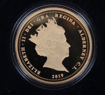 2019 Queen Victoria 200th Anniversary 24ct Gold Five Pound coin - 3