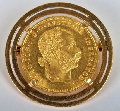 A gold Ducat 1915 (restrike), in 18ct gold mount