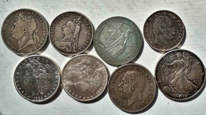 A good selection of mostly 19th century coins including 1822 Crown (fine), 1890 Double Florin (fine)