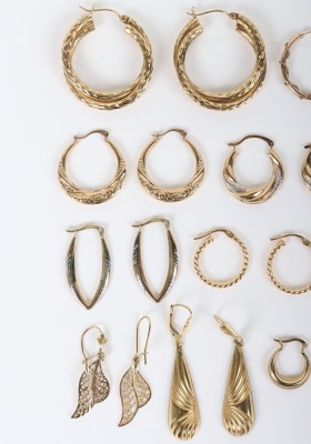 Various sets of 9ct gold earrings - 2