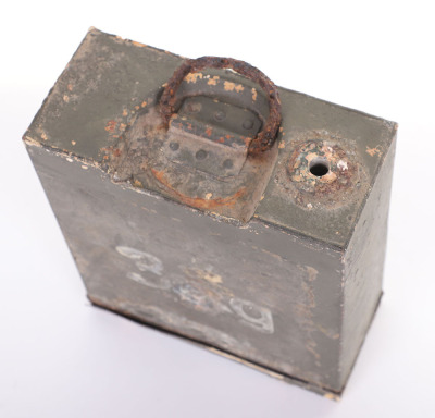 WW2 GERMAN WEHRMACHT METAL BOX MARKED 3 KG - 2