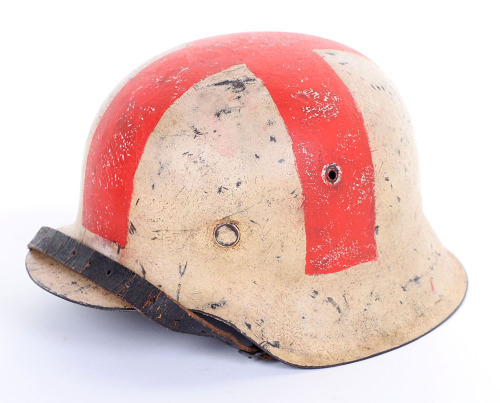 REPRESENATION OF A WW2 GERMAN M-42 MEDICS HELMET