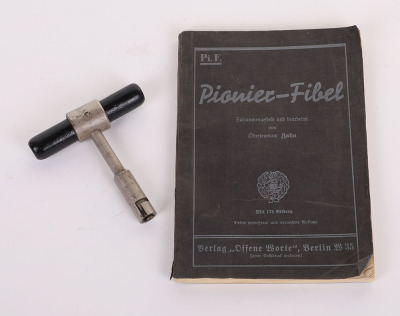 WW2 GERMAN WEHRMACHT PIONEERS HAND BOOK & A DETONATOR HANDLE - 2