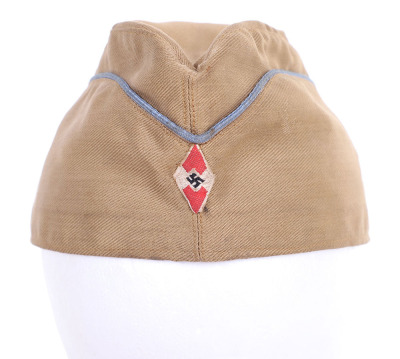 HITLER YOUTH COMPLETE UNIFORM - 32