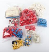 Quantity of loose vintage Lego