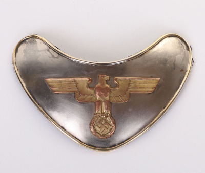 SCARCE THIRD REICH SA STANDARTE FELDHERRNHALLE GORGET - 2