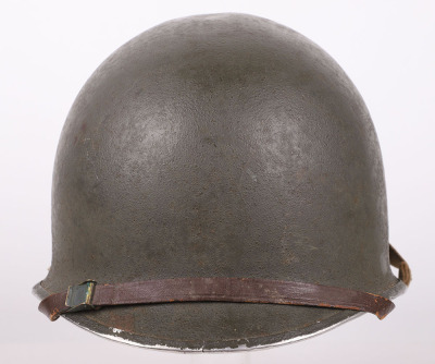 WW2 AMERICAN M1 STEEL COMBAT HELMET WITH ORIGINAL PAINTED DIVISIONAL INSIGNIA OF THE 45TH (THUNDERBIRD) INFANTRY DIVISION - 6