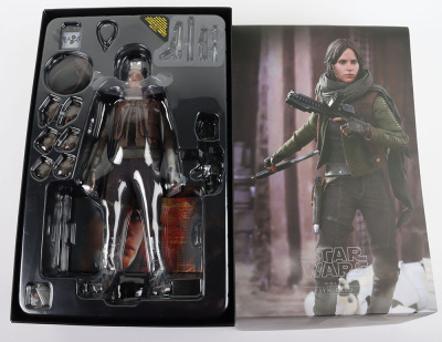 Star Wars Hot Toys Jyn Erso Action Figure - 2