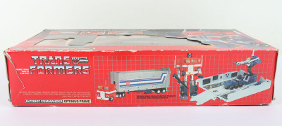 Boxed Hasbro G1 Transformers Autobot Commander Optimus Prime - 5