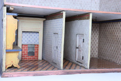 A nice all original Christian Hacker painted wooden Dolls House, German 1890s - 5