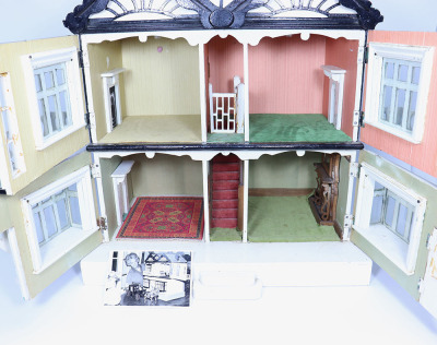 A painted wooden Dolls House in the Hobby Craft style, early 20th century, - 3