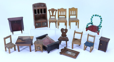 Collection of German wooden Dolls House Furniture, 19th early 20th century, - 2