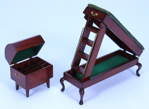 Fine wooden 1/12&rdquo; scale Dolls House Library Steps and Drinks case, 1990s,