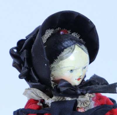 A good large painted wooden Grodnertal doll in original clothes, German 1820s - 3