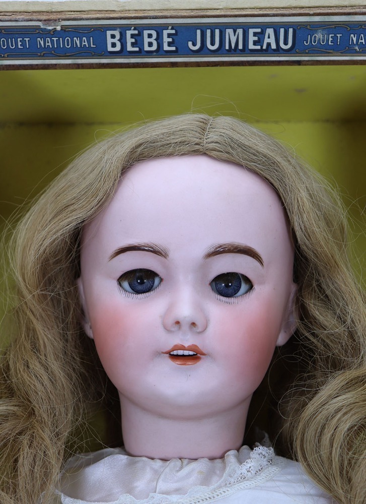 Poupée Jumeau SFBJ 238 - Tête Porcelaine, Yeux Verre, Robes Originales, XIXe