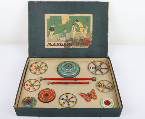 Marklin boxed set of tinplate spinning tops, 1920s