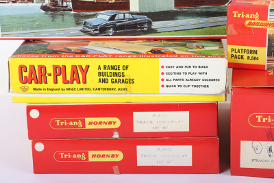 A Quantity Of Tri-ang Hornby HO/00 Trains and Accessories - 3