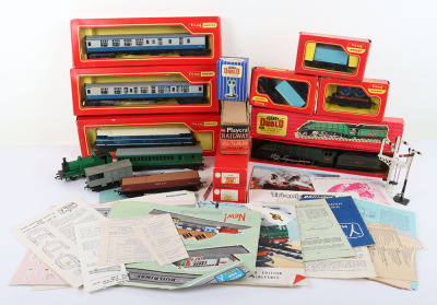 A Quantity Of Tri-ang Hornby HO/00 Trains and Accessories - 5