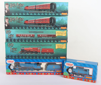 Hornby 00 Guage Harry Potter and The Order of the Phoenix Hogwarts Express Locomotive Hogwarts Castle