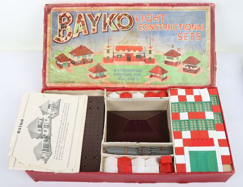 Collection of Early and later Bayko construction sets