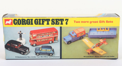 Corgi Toys Gift Set 7 Daktari, 2nd issue with Whizzwheels - 2