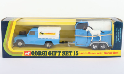 Corgi Toys Gift Set 15 Land-Rover with Horse Box, 2nd issue with Whizzwheels