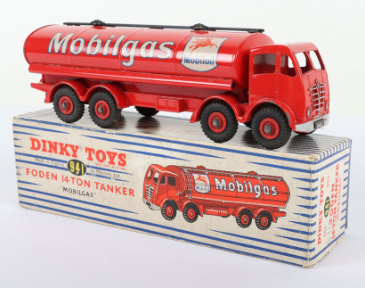 Dinky Supertoys 941 Foden ‘MOBILGAS’ 14-ton tanker