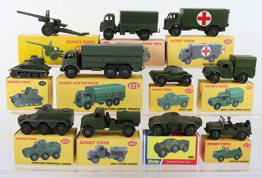 Dinky Toys GB Armoured Personnel Carrier réf : 676