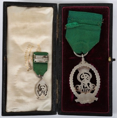 Cased Edwardian Royal Naval Reserve Decoration - 3