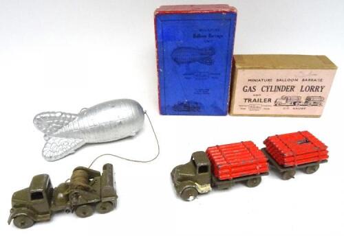 Britains set 1855, 00 scale Winch Lorry with Barrage Balloon