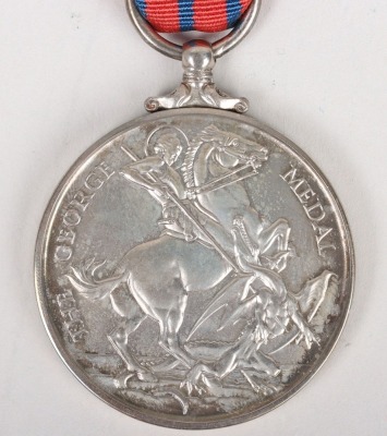 Elizabeth II Cased Specimen George Medal - 6