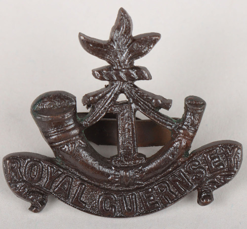 Channel Islands 1st Royal Guernsey Militia Officers Cap Badge