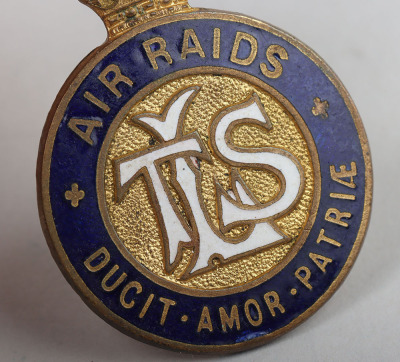 Scarce WW1 London Telephone Service Award Badge for Female Telephone Operators Who Volunteered to Stay at Their Posts During Zeppelin and Gotha Air Raids - 5