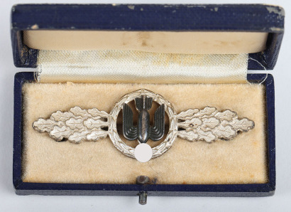 WW2 German Luftwaffe Bomber Operational Clasp in Silver by G.H. Osang, Dresden with Original Issue Box