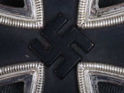 WW2 German Army (Heer) Officers Combat Tunic, Peaked Cap and Steinhauer & Luck Made Knights Cross of the Iron Cross, from a Knight&rsquo;s Cross Winner with the rank of Oberstleutnant from Grenadier Regiment 481 - 27