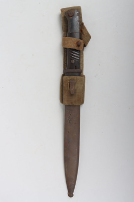 WW2 German K98 Combat Bayonet with Afrikakorps Tropical Pattern Bayonet Frog